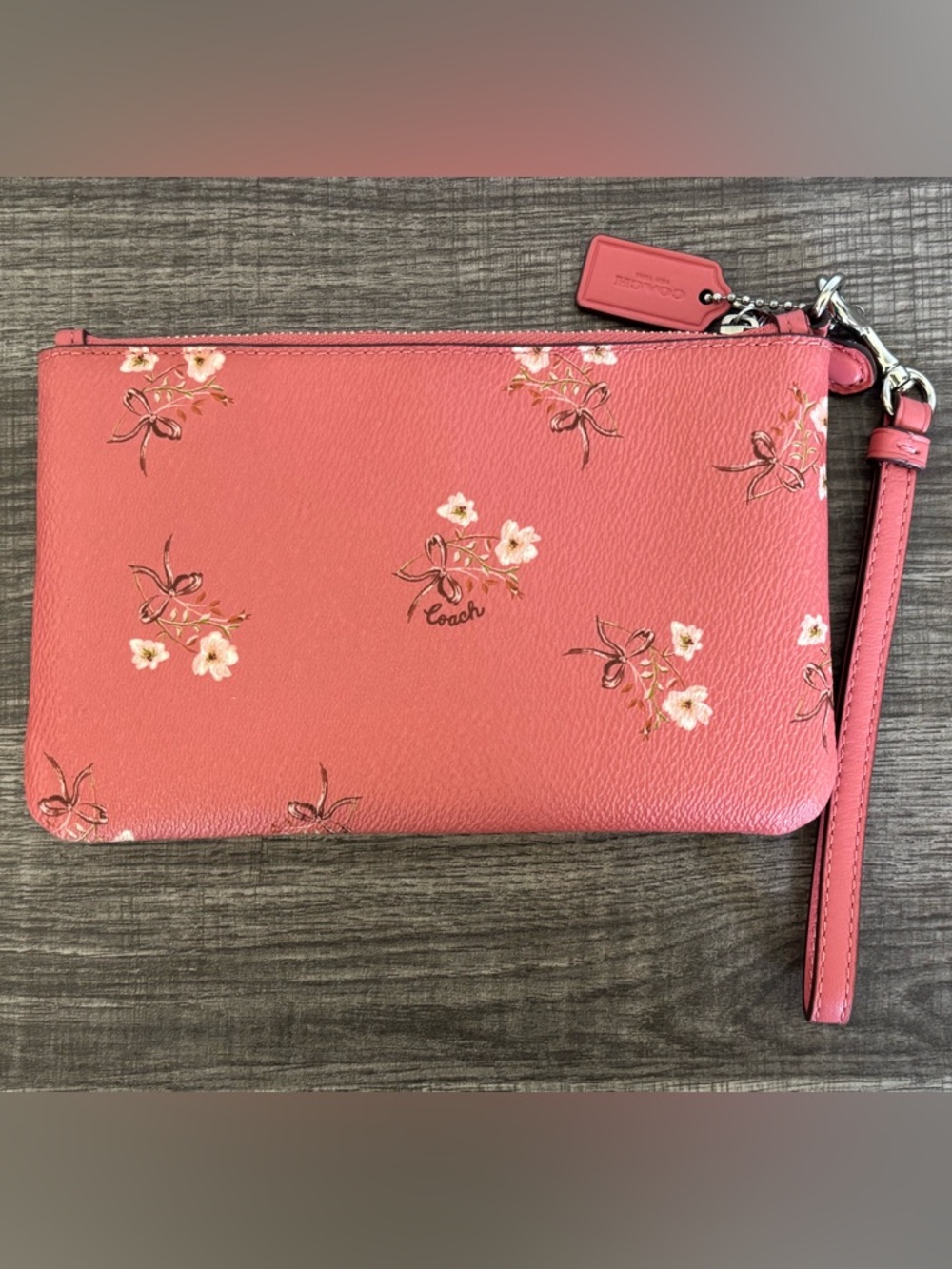 EUC Coach Floral 💐 Leather Wristlet - Picture 4 of 11